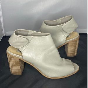 Steve Madden Open Toe Gray Leather Booties Size 7